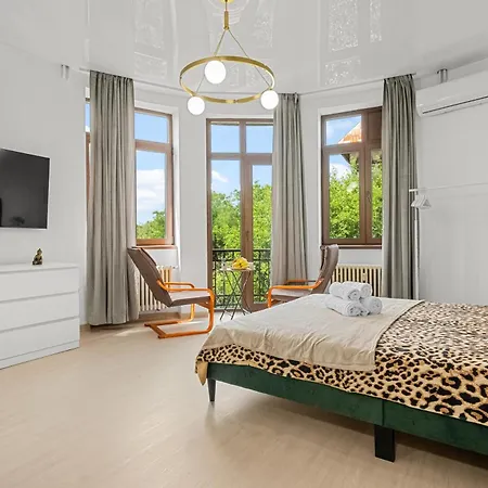公寓式酒店 Stepup Suites, Cismigiu Park, Center, Amazing Park View 3*
