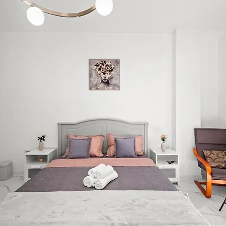 Aparthotel Stepup Suites, Cismigiu Park, Center, Amazing Park View 3*
